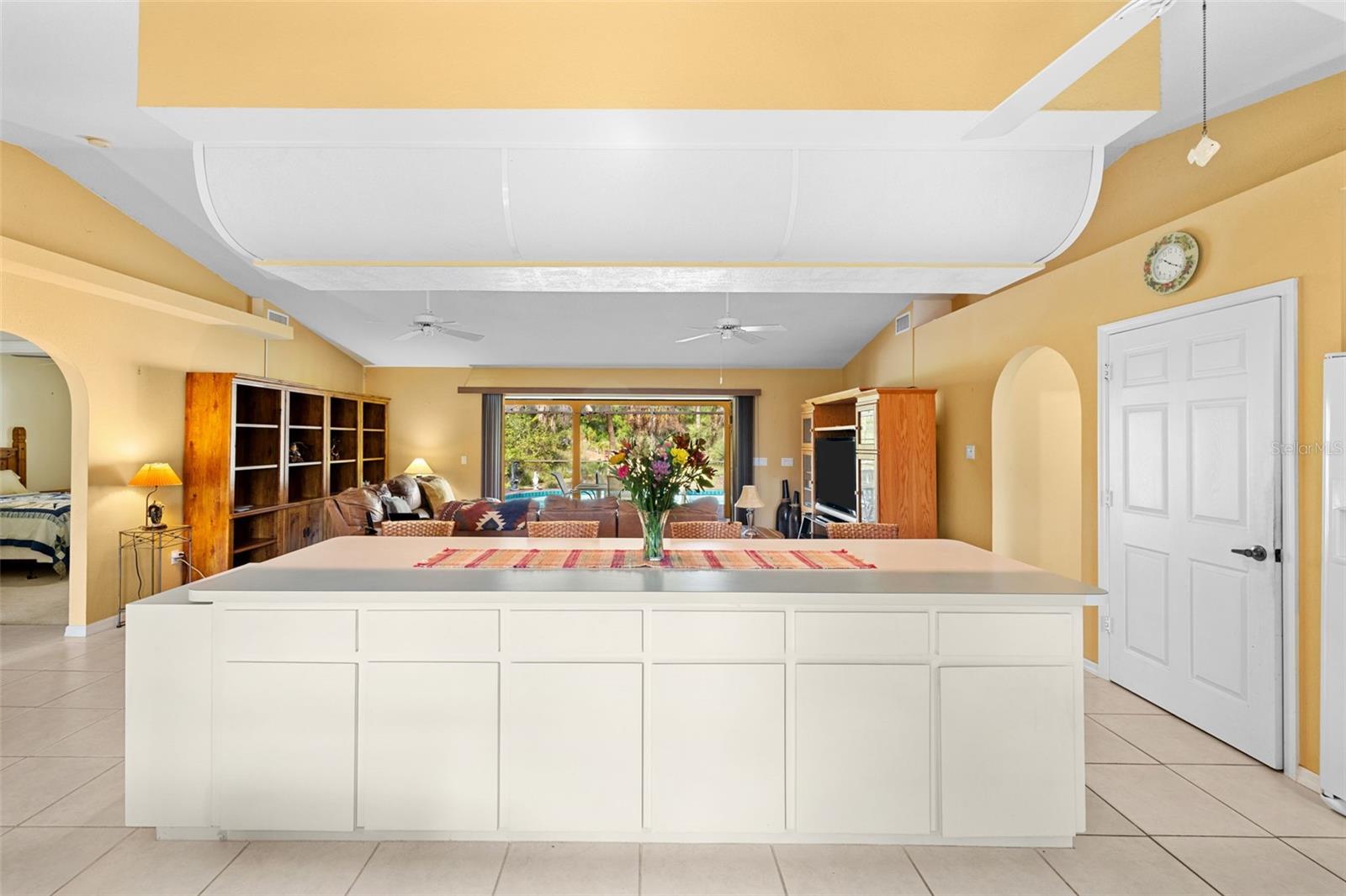 Listing photo id 5 for 4607 Atwater Drive