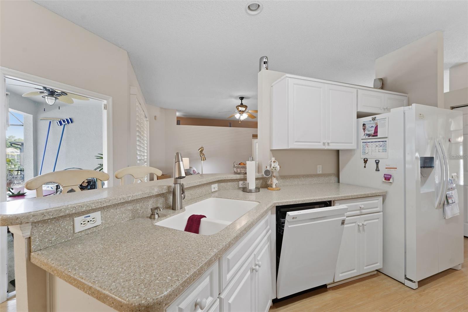 Image 14 of 41 For 9401 69th Avenue E