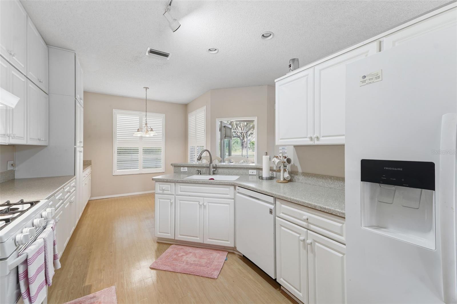 Image 17 of 41 For 9401 69th Avenue E