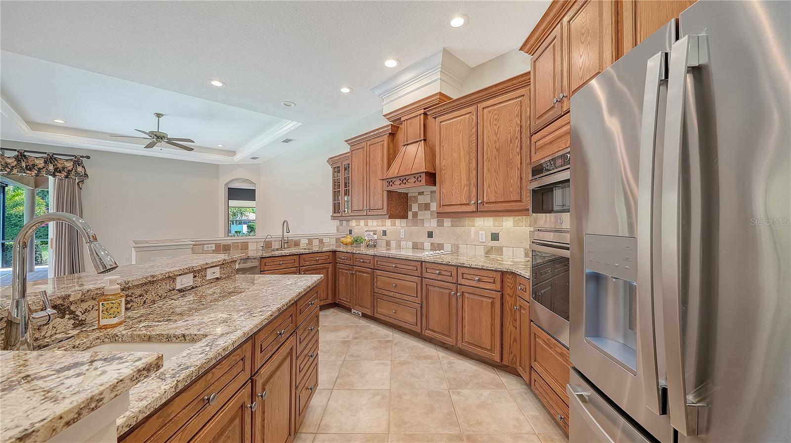 Listing photo id 10 for 3271 Alex Findlay Place