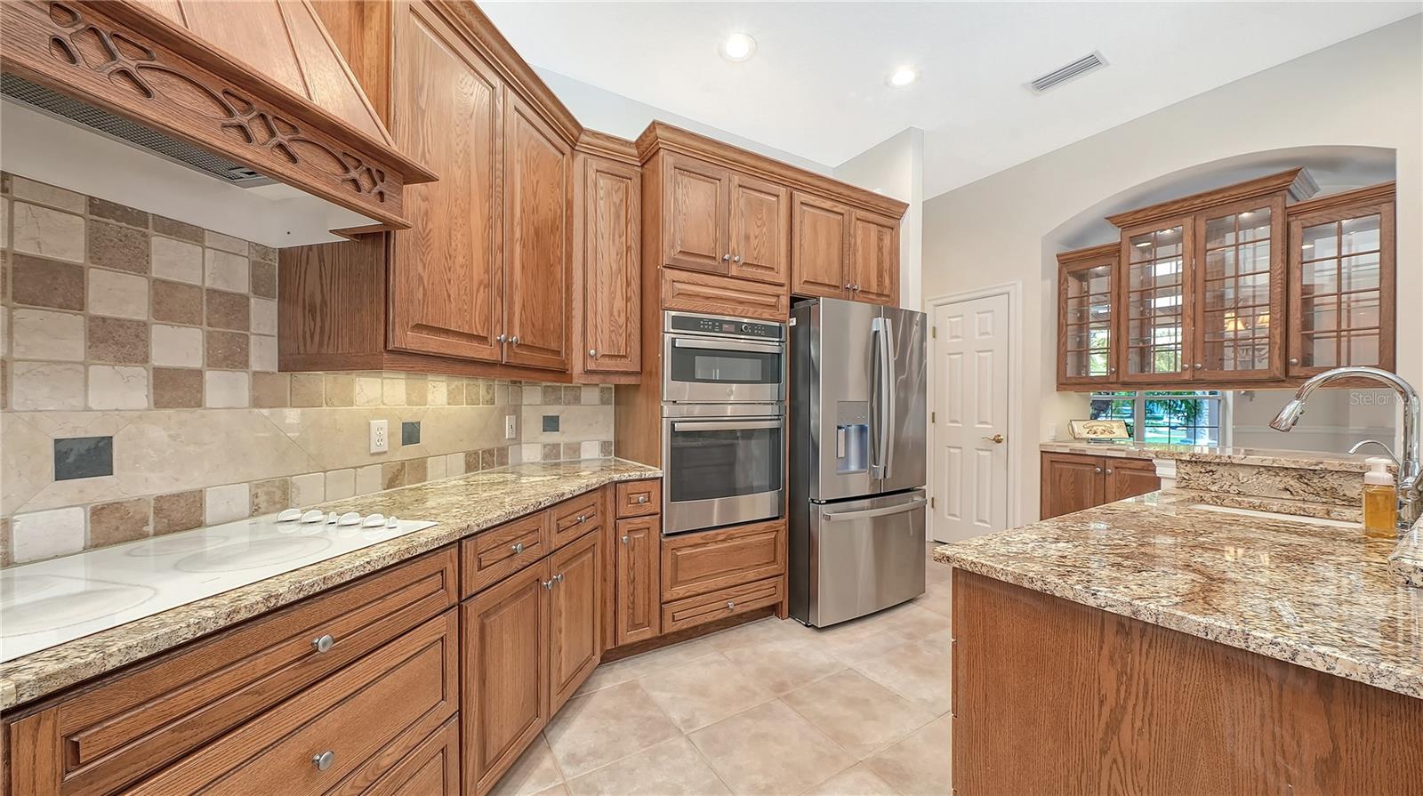 Listing photo id 11 for 3271 Alex Findlay Place