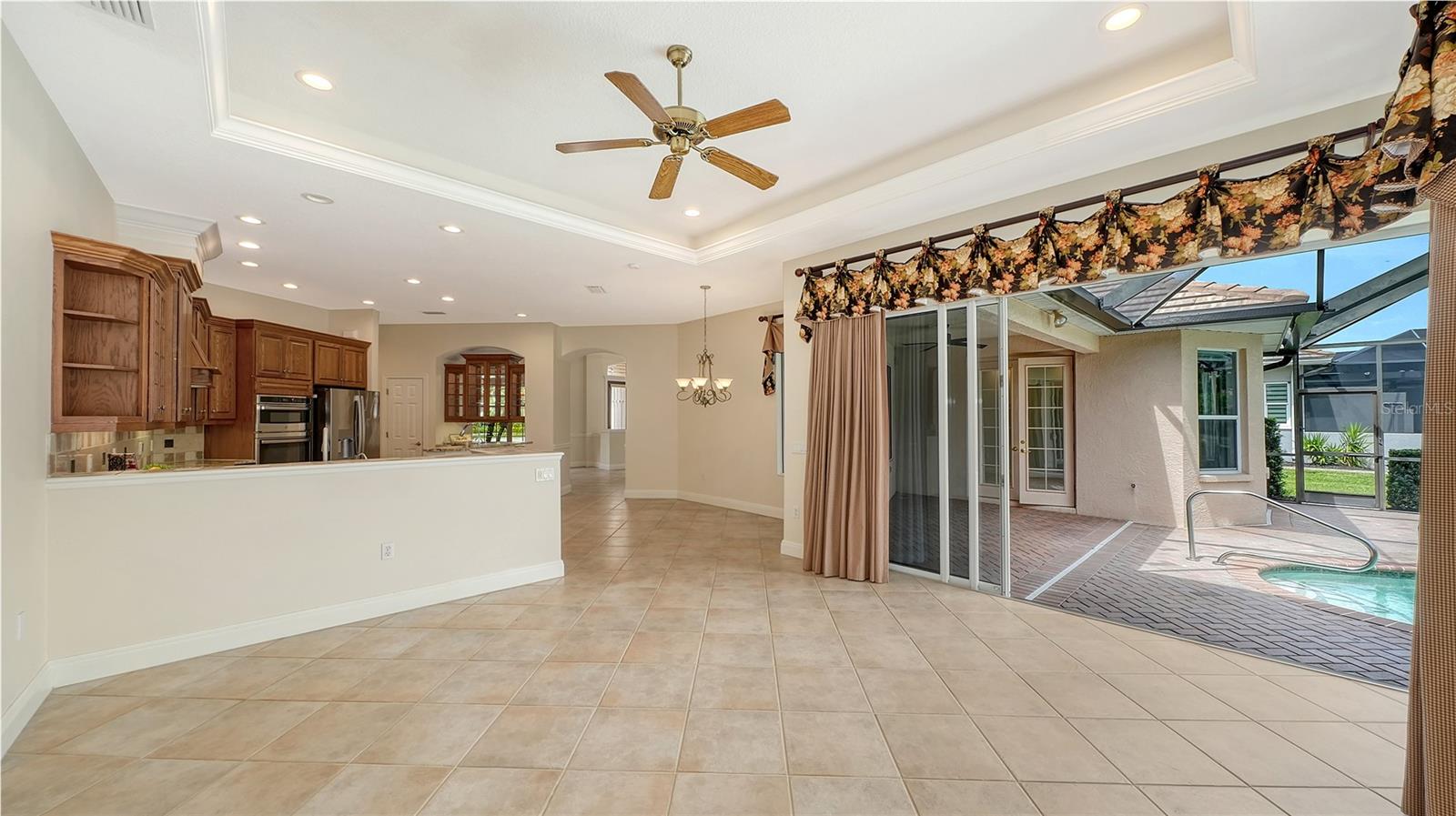 Listing photo id 13 for 3271 Alex Findlay Place