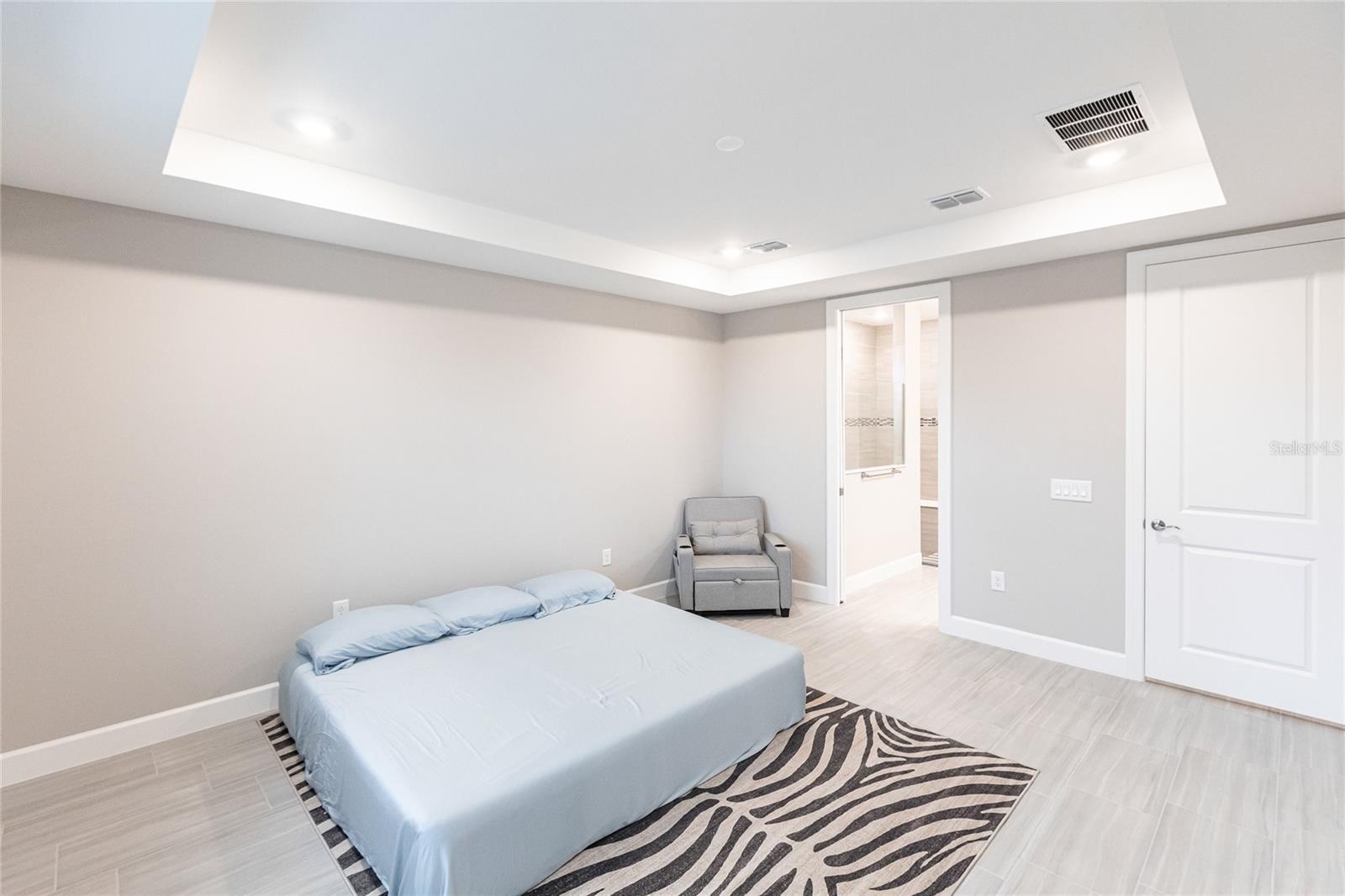 Image 21 of 44 For 5658 Silverside Pine Court