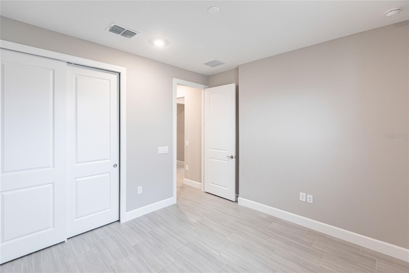 Image 30 of 44 For 5658 Silverside Pine Court