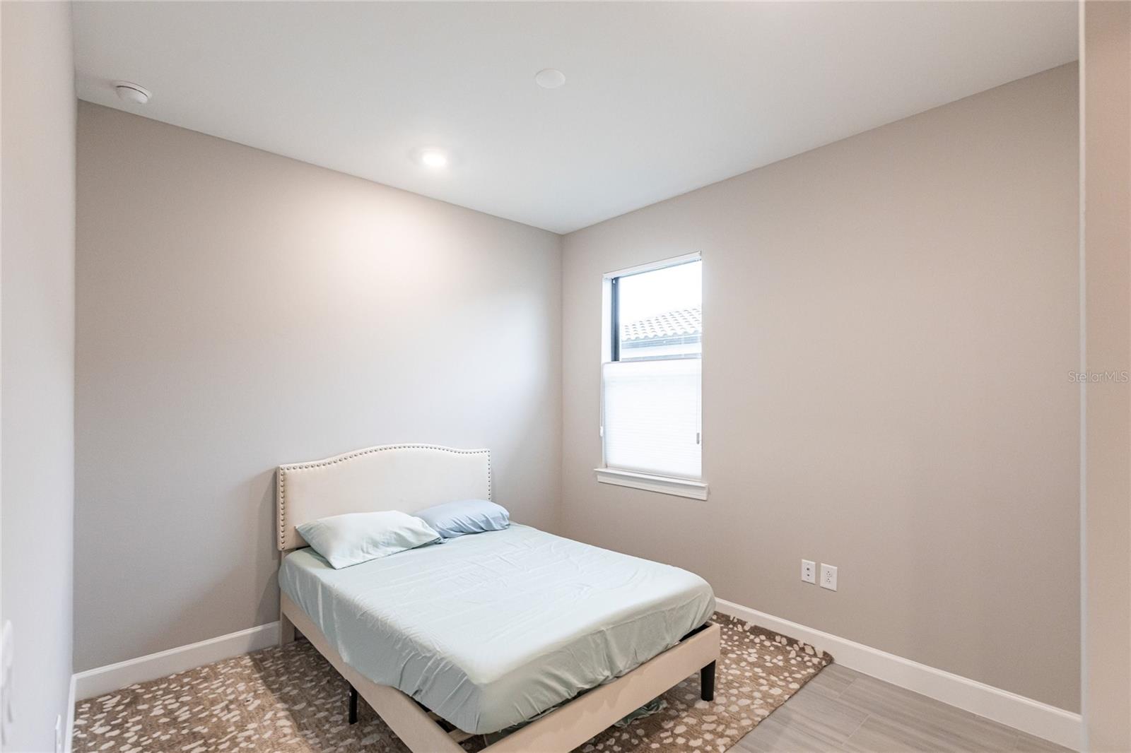 Image 32 of 44 For 5658 Silverside Pine Court