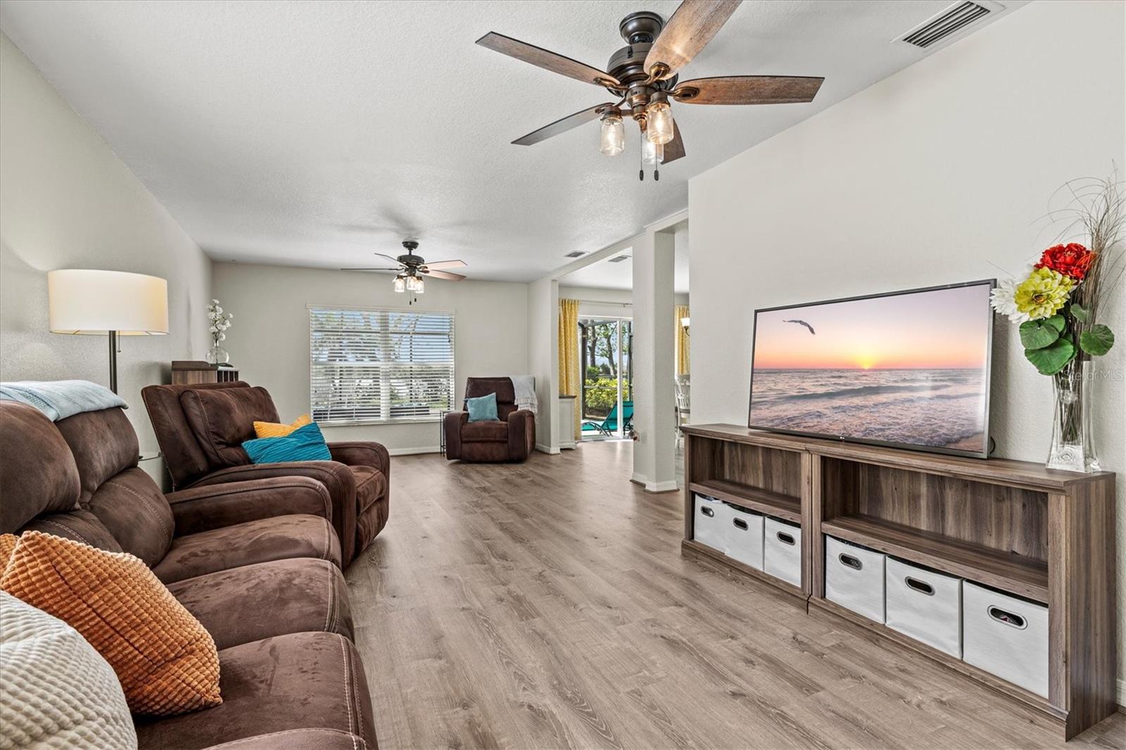 Image 10 of 90 For 7121 Chatum Light Run