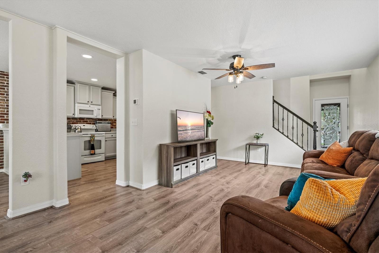 Image 12 of 90 For 7121 Chatum Light Run