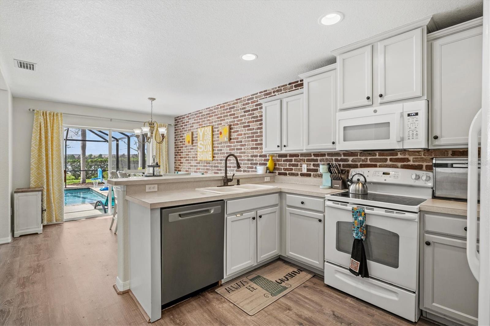 Image 17 of 90 For 7121 Chatum Light Run