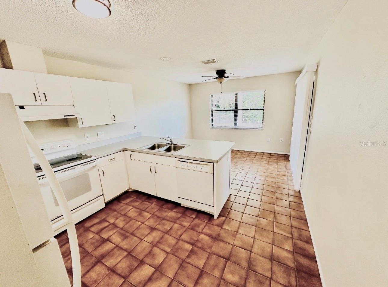 Image 4 of 16 For 9271 Tacoma Avenue B