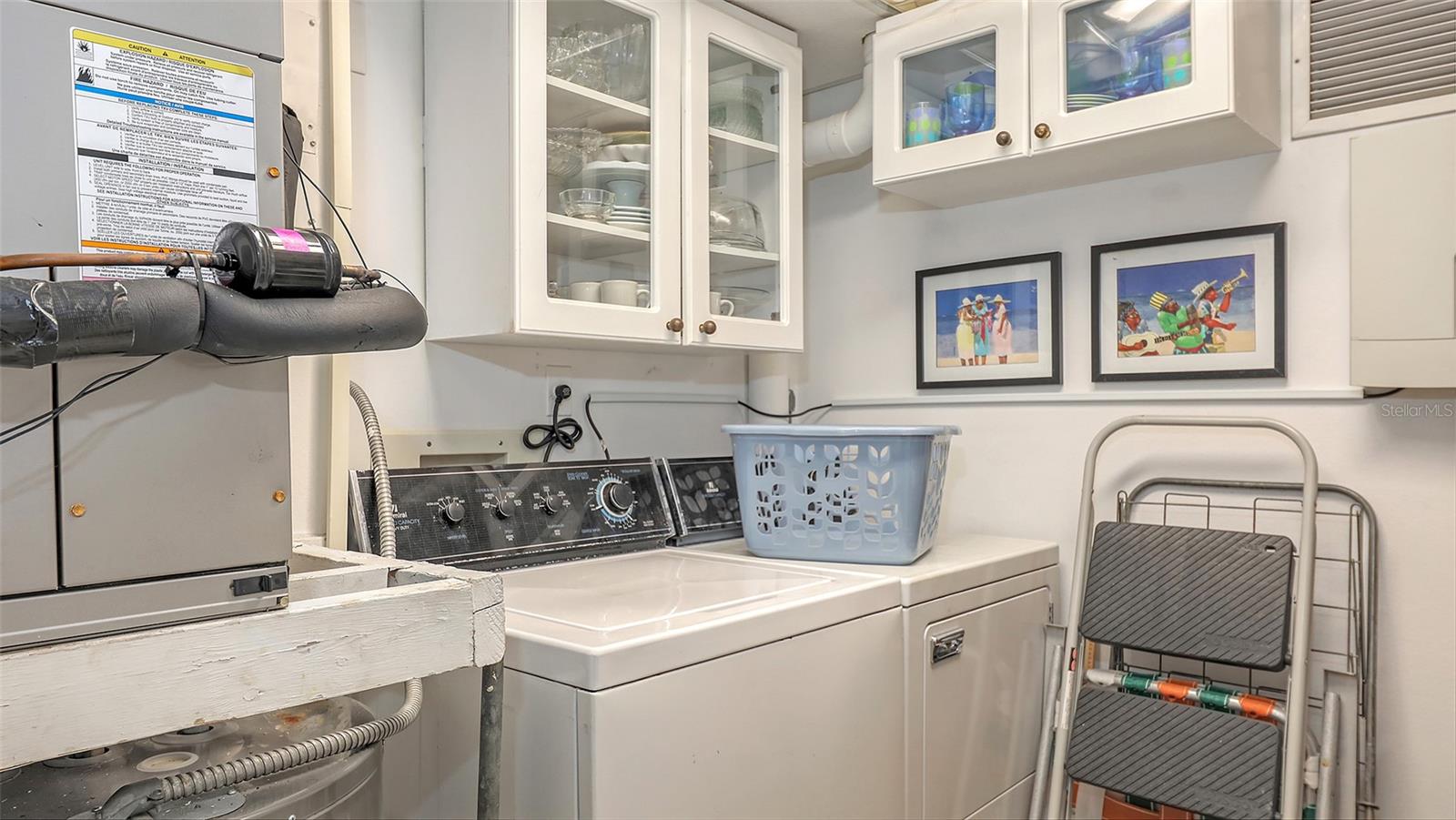 Image 26 of 69 For 9393 Midnight Pass Road P4