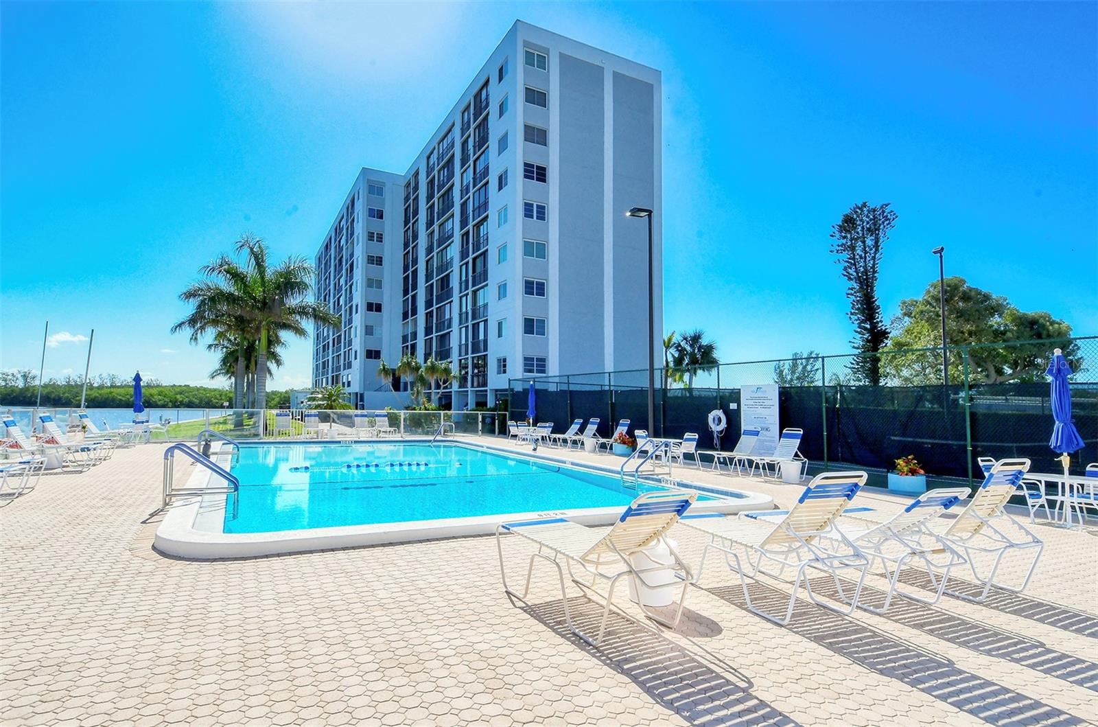 Image 34 of 69 For 9393 Midnight Pass Road P4