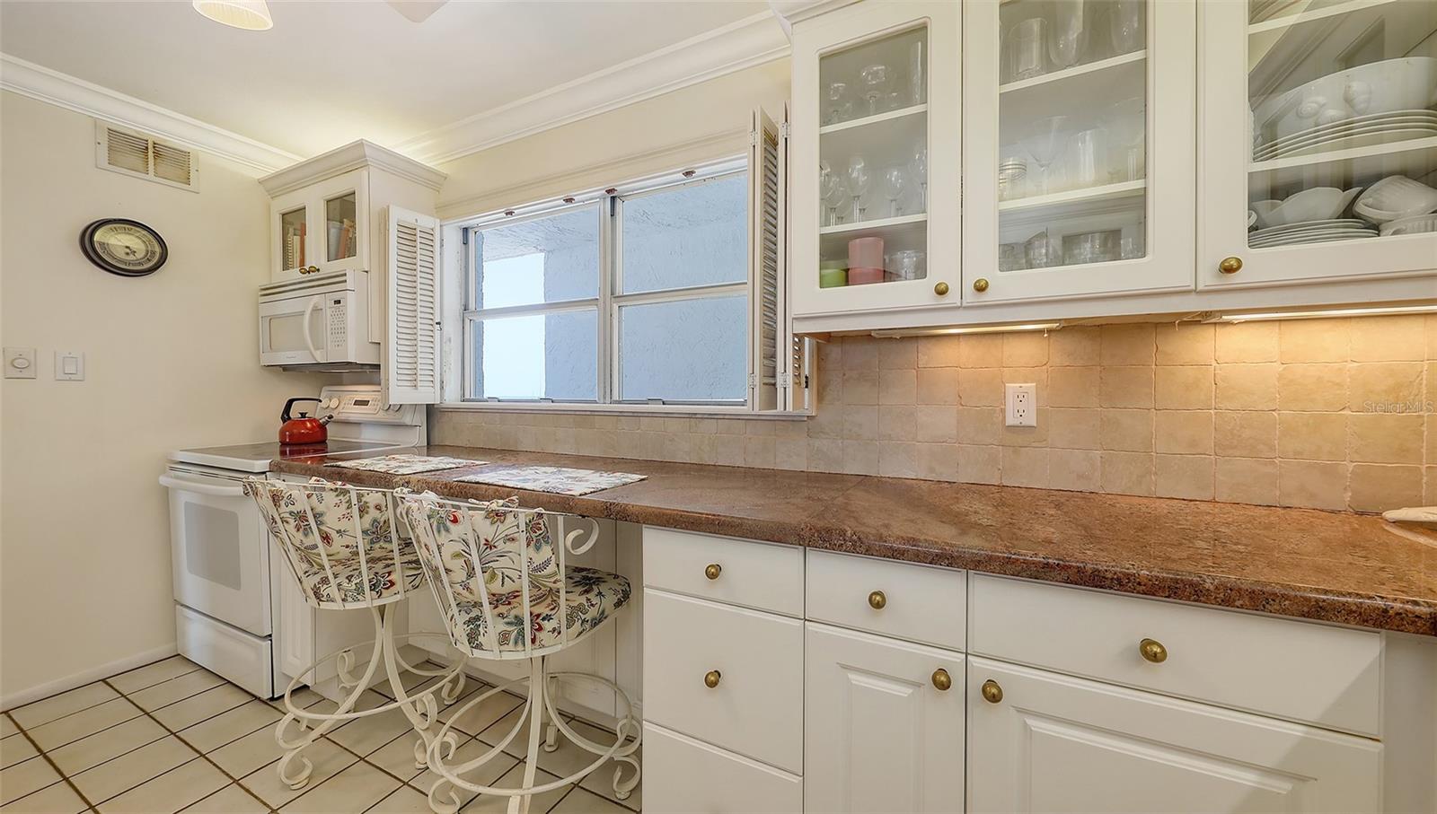 Image 5 of 69 For 9393 Midnight Pass Road P4