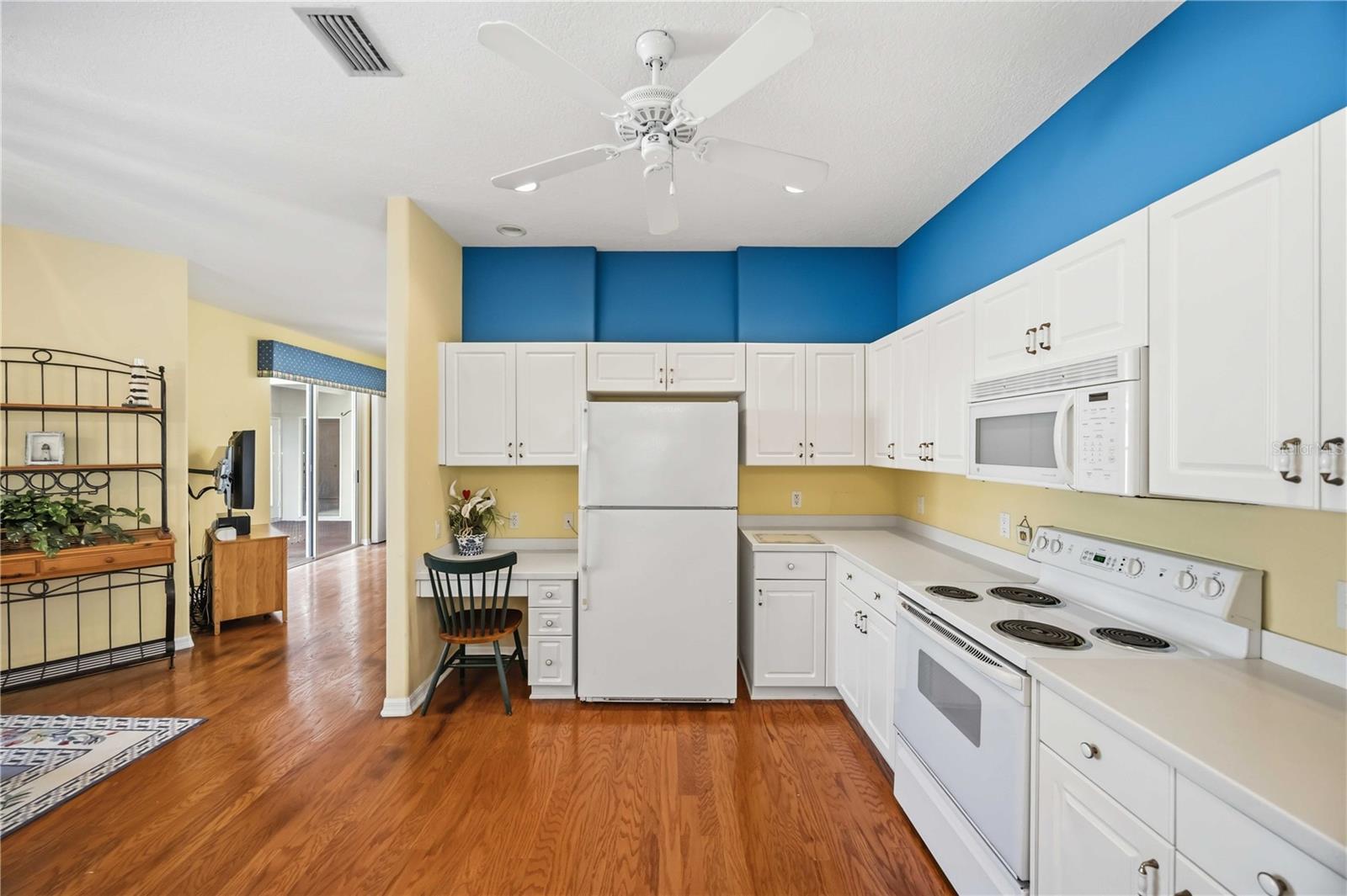 Image 13 of 48 For 3011 Woodland Fern Drive