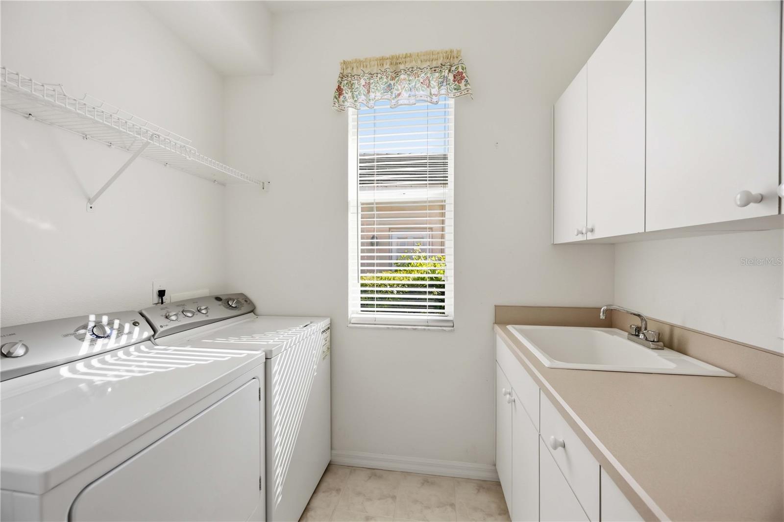 Image 19 of 48 For 3011 Woodland Fern Drive