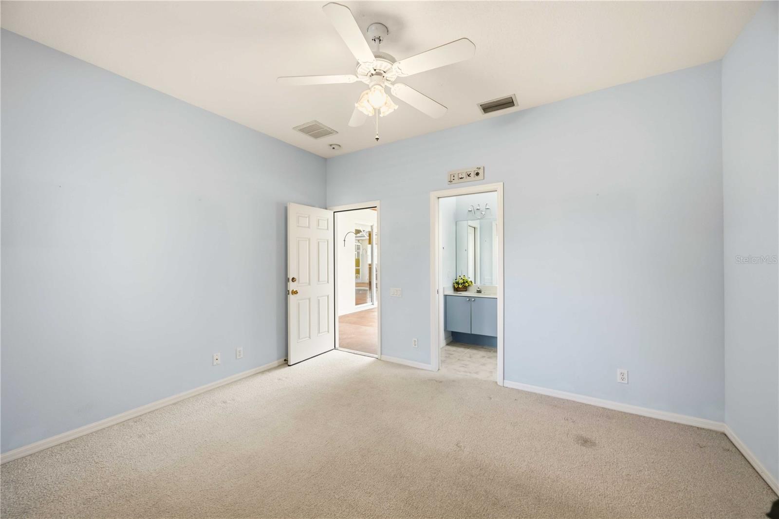 Image 5 of 48 For 3011 Woodland Fern Drive