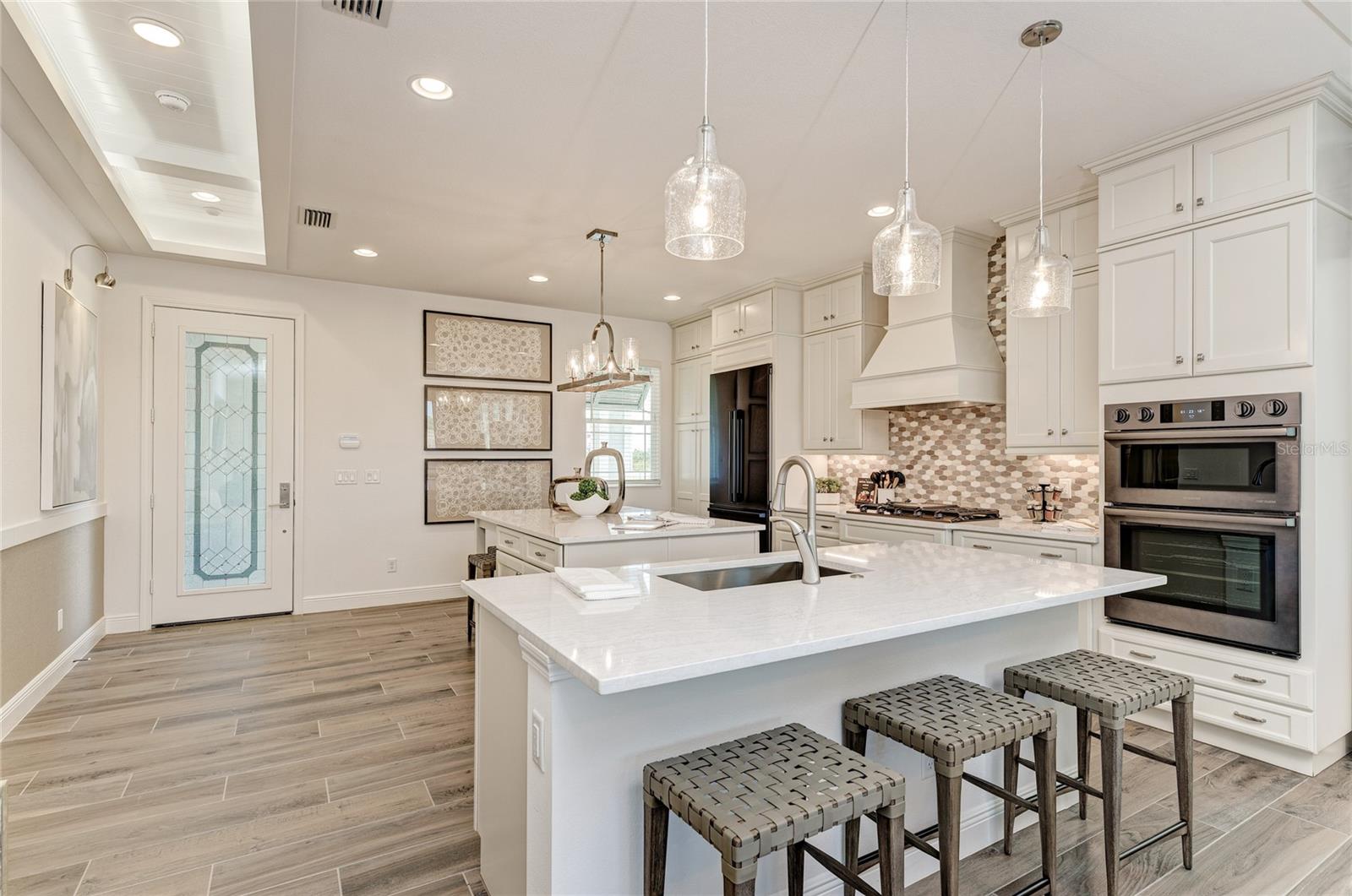 Image 8 of 35 For 260 Van Gogh Cove