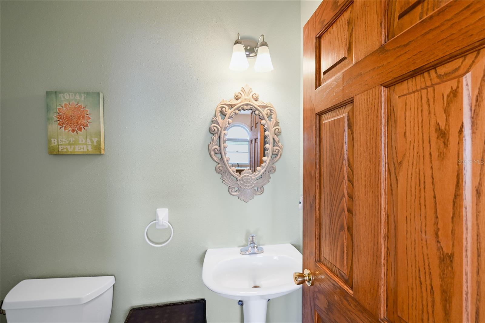 Image 19 of 37 For 889 Shore Drive