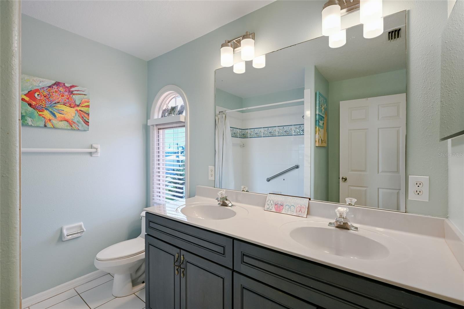 Image 24 of 37 For 889 Shore Drive