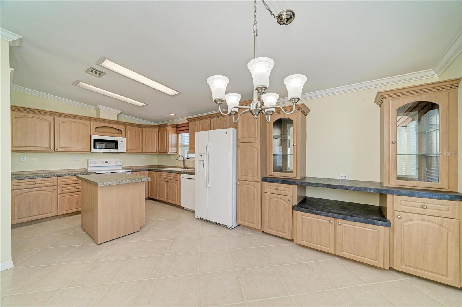 Image 18 of 66 For 5316 53rd Avenue E A23