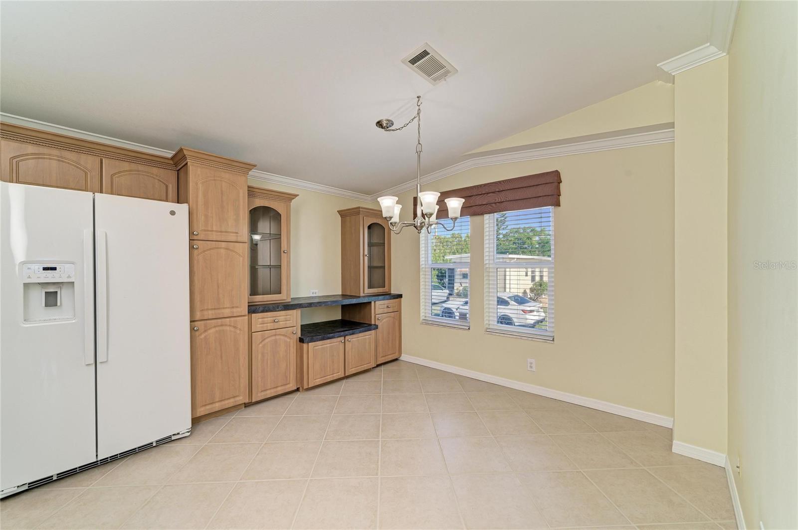 Image 19 of 66 For 5316 53rd Avenue E A23