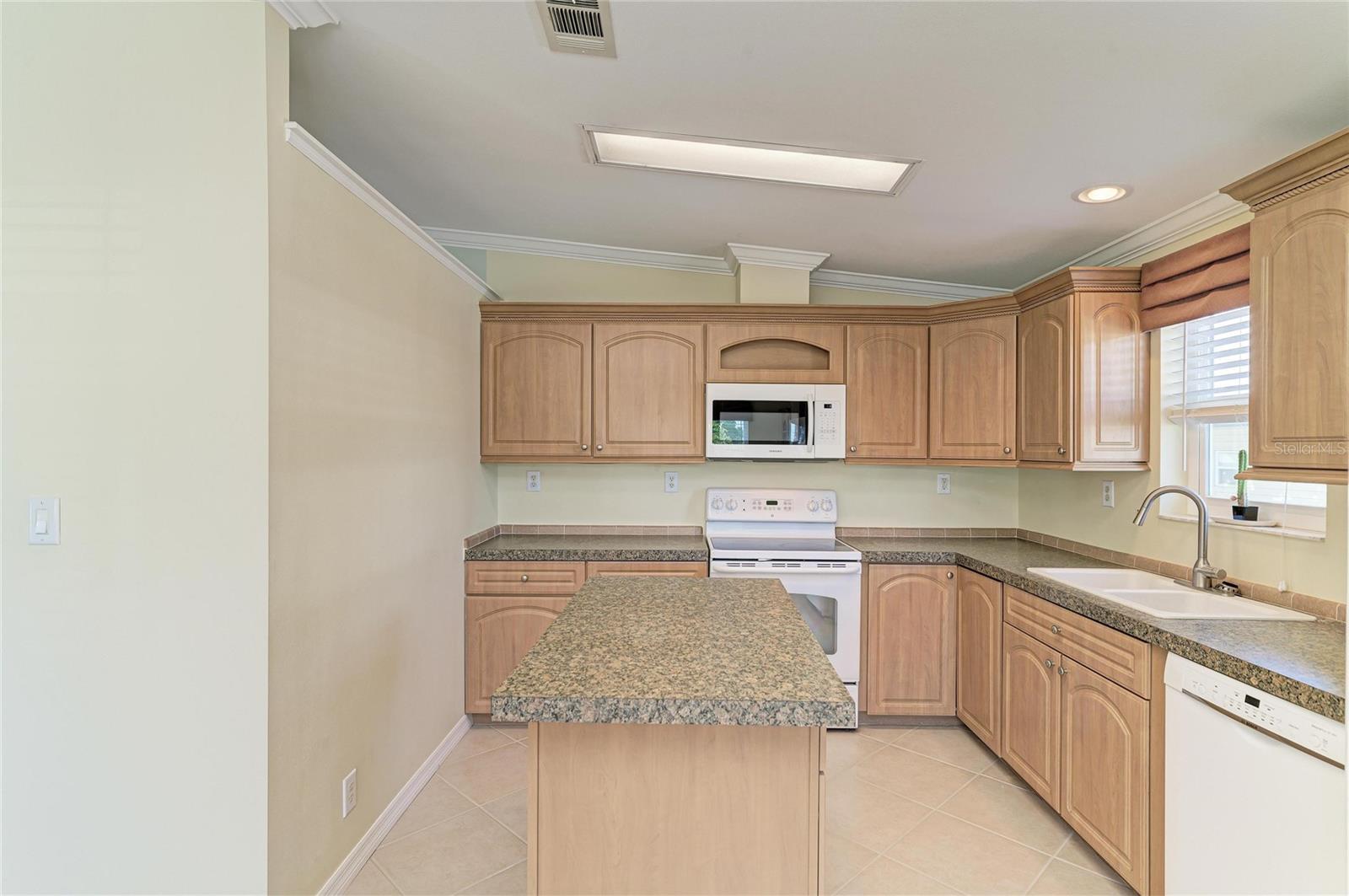 Image 21 of 66 For 5316 53rd Avenue E A23