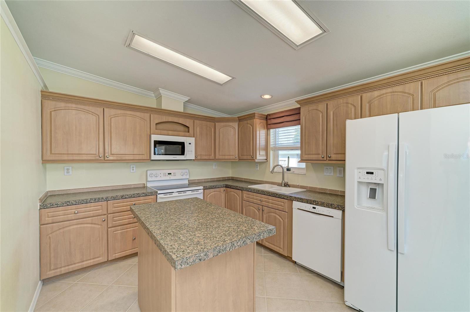 Image 22 of 66 For 5316 53rd Avenue E A23