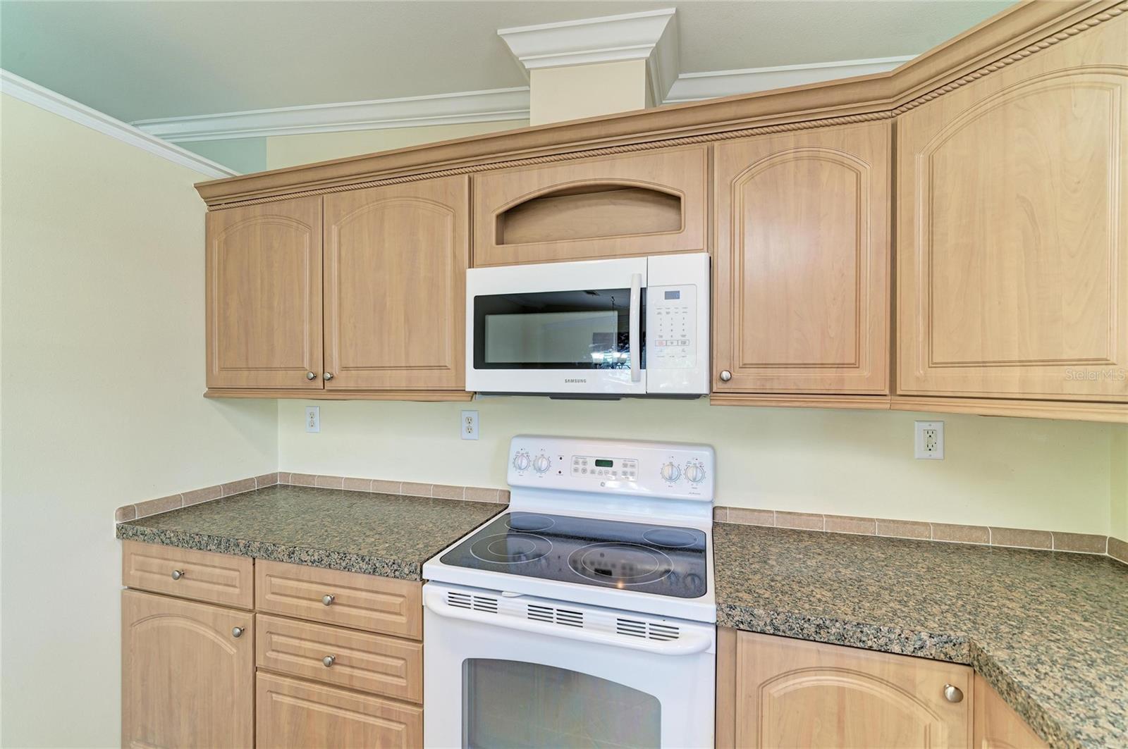 Image 23 of 66 For 5316 53rd Avenue E A23