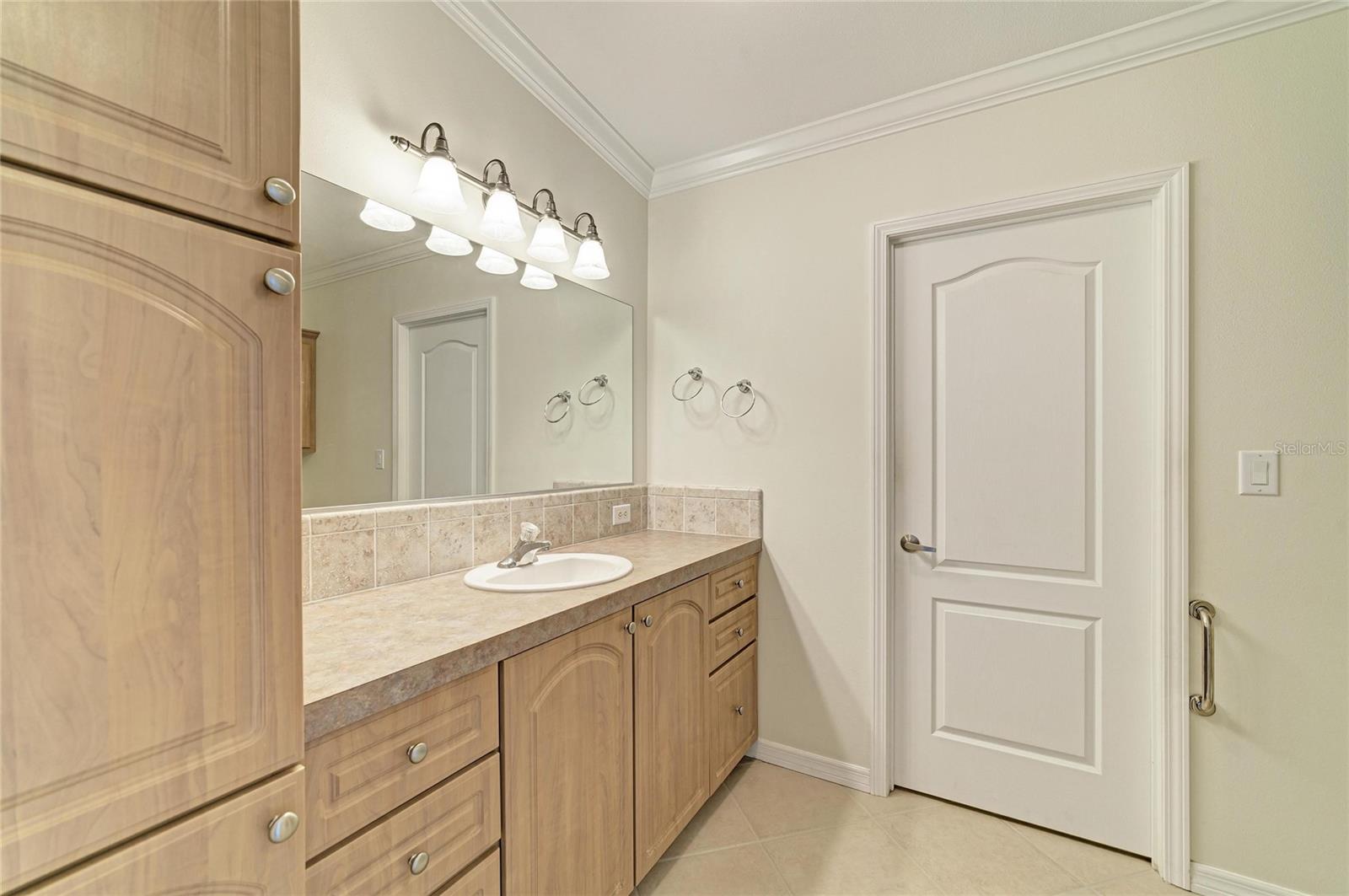 Image 31 of 66 For 5316 53rd Avenue E A23