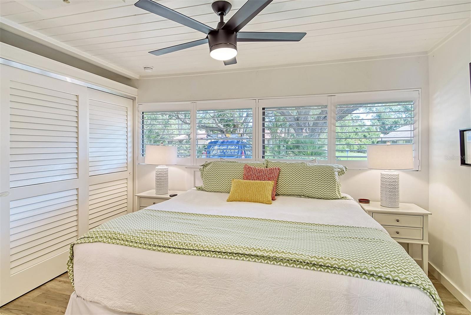 Image 13 of 60 For 3545 Longmeadow  23