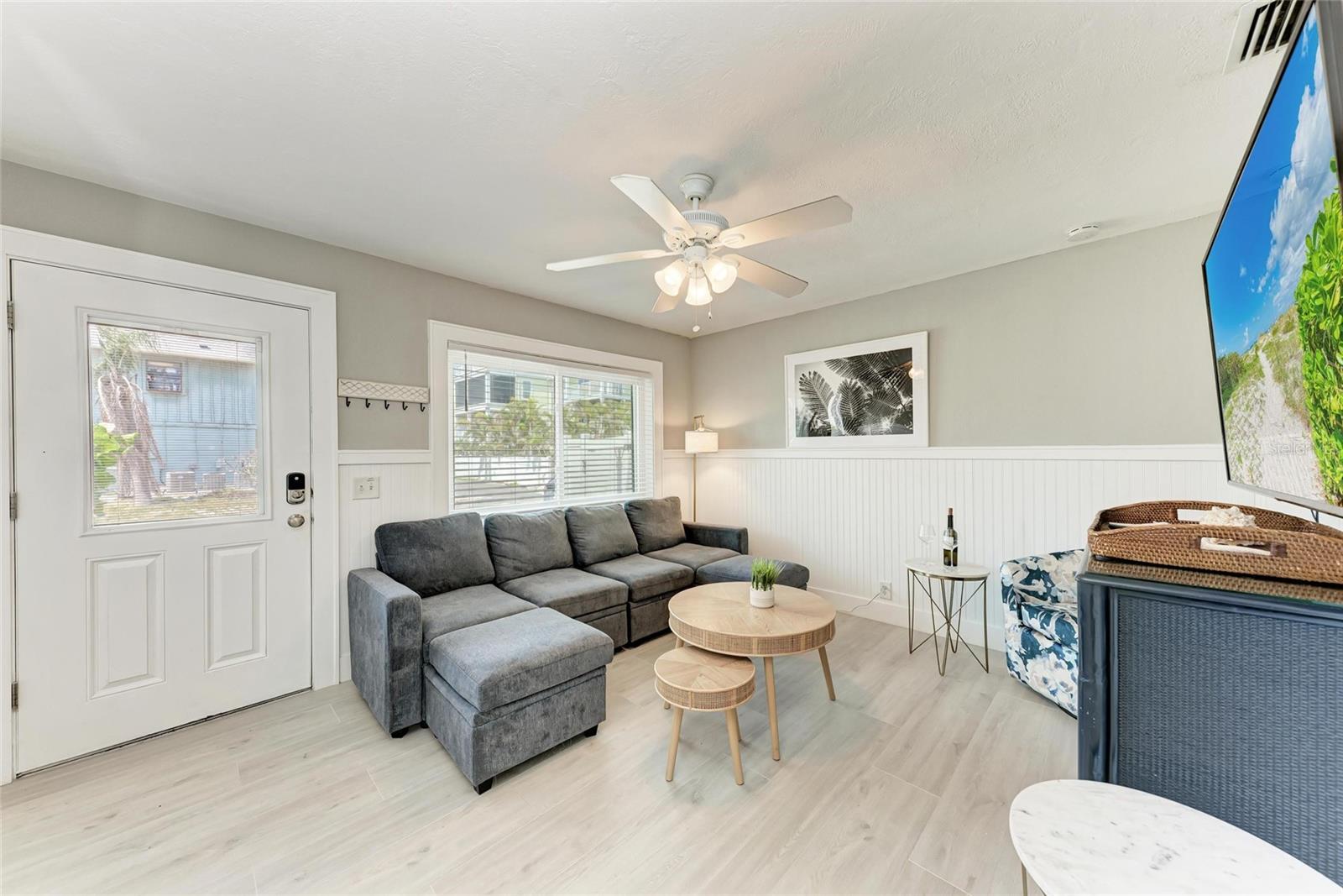 Image 8 of 34 For 101 25th Street N 1