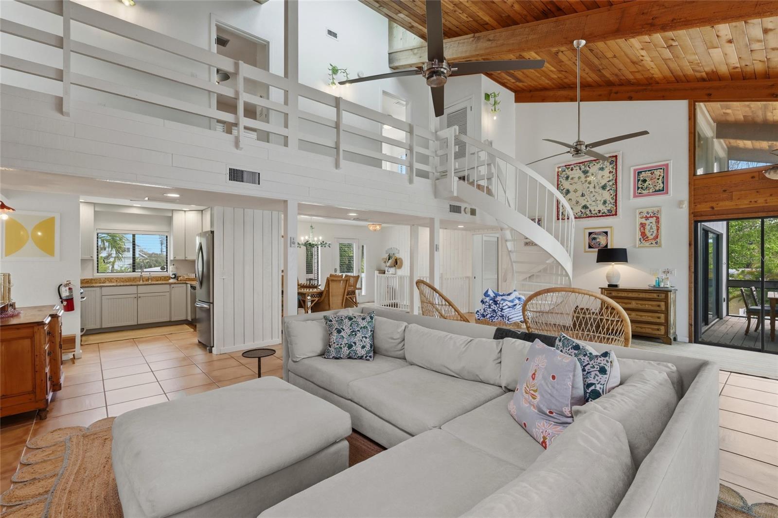 Image 12 of 44 For 727 Jacaranda Road