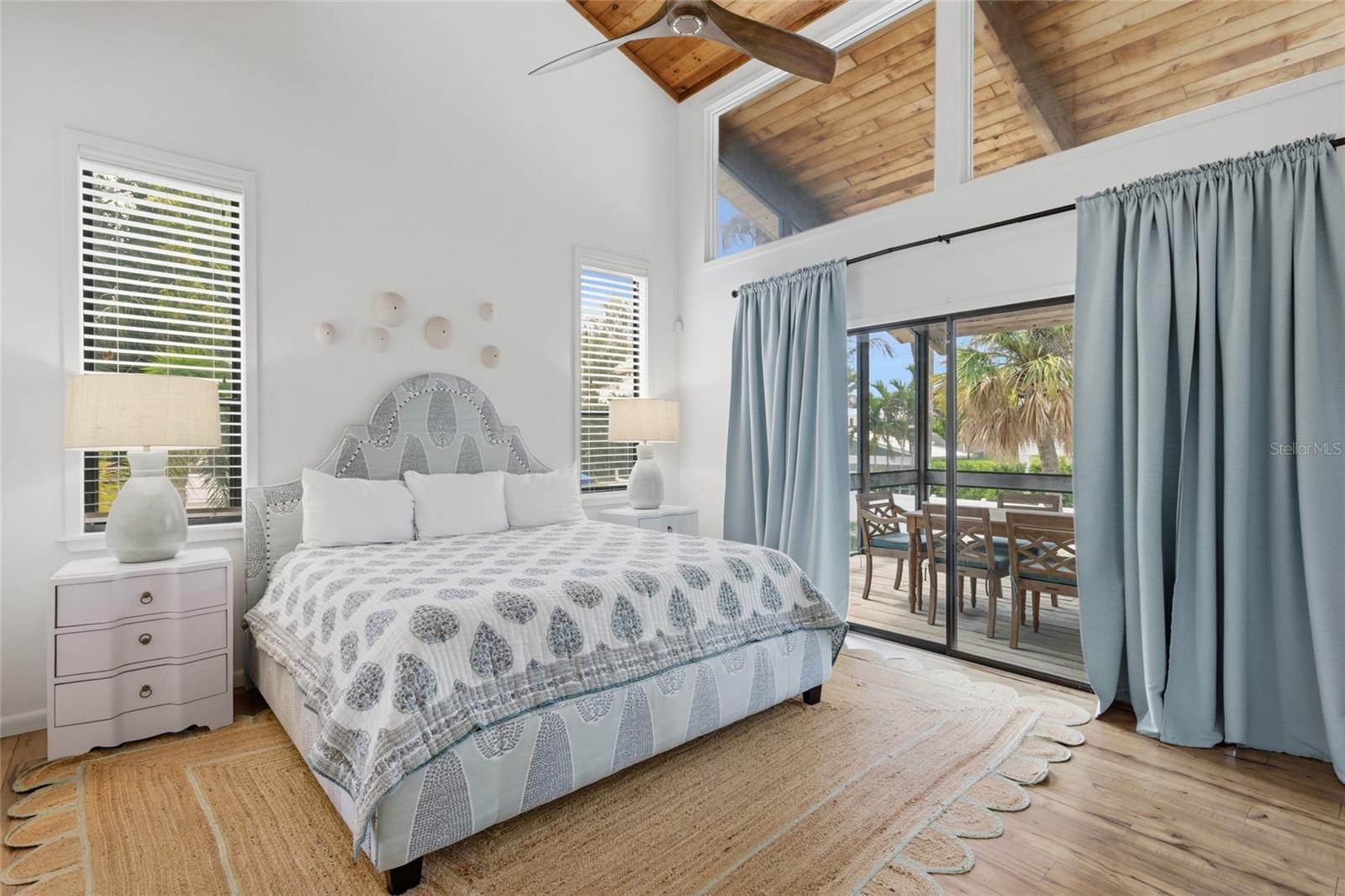 Image 19 of 44 For 727 Jacaranda Road