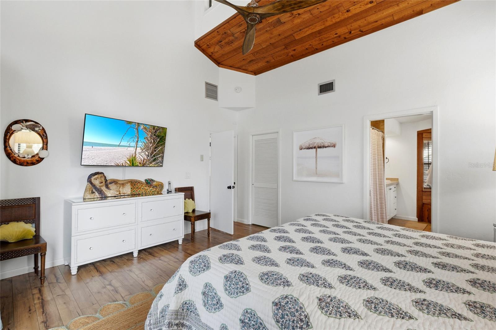 Image 20 of 44 For 727 Jacaranda Road