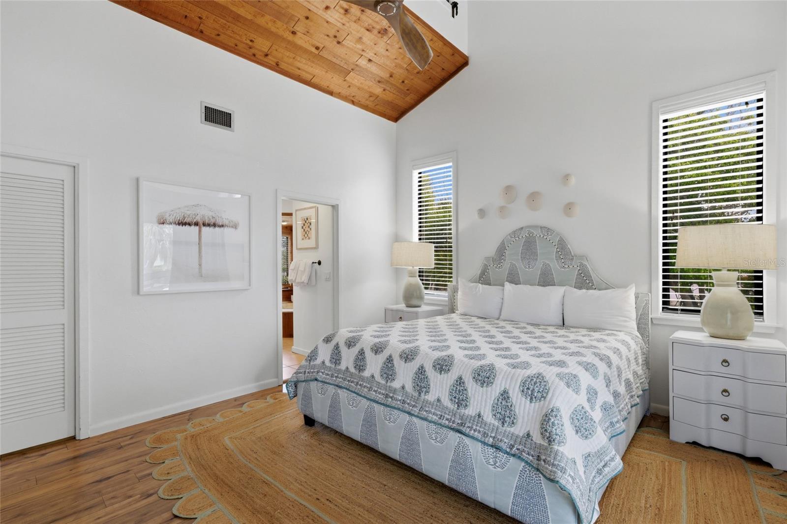 Image 21 of 44 For 727 Jacaranda Road