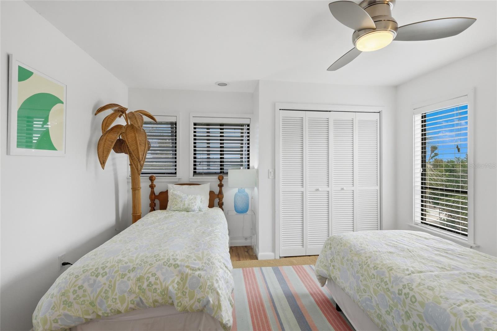 Image 25 of 44 For 727 Jacaranda Road