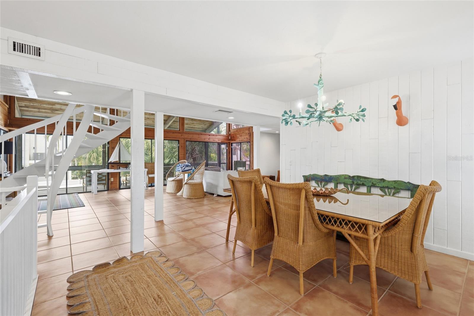 Image 3 of 44 For 727 Jacaranda Road