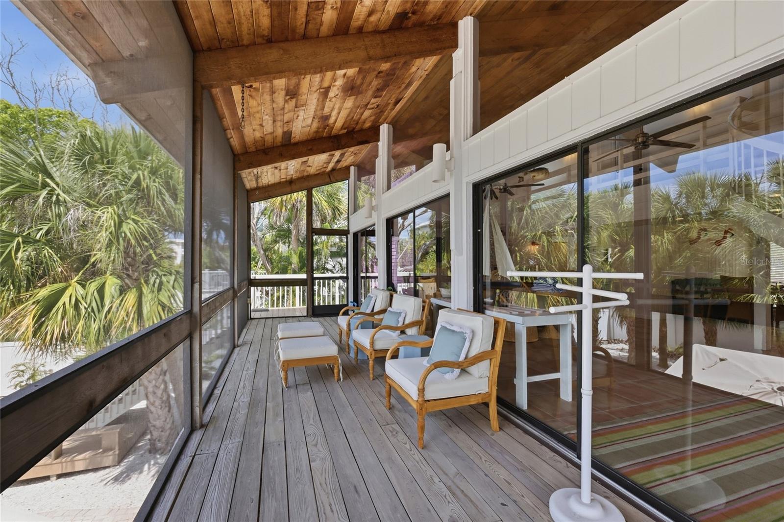 Image 34 of 44 For 727 Jacaranda Road