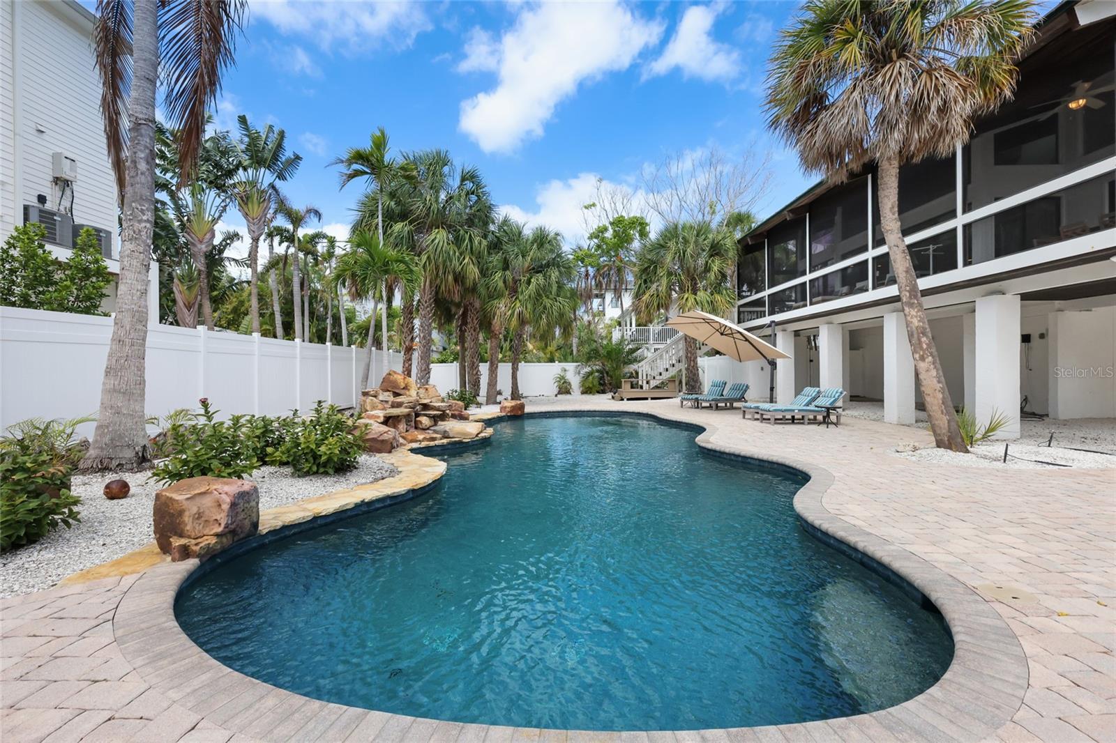 Image 39 of 44 For 727 Jacaranda Road