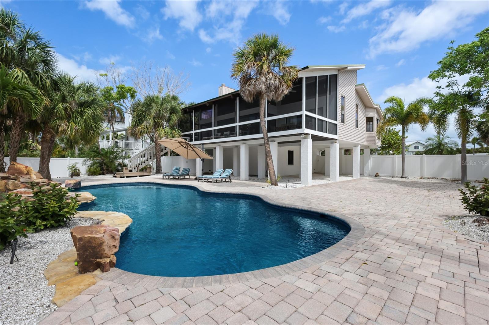 Image 40 of 44 For 727 Jacaranda Road