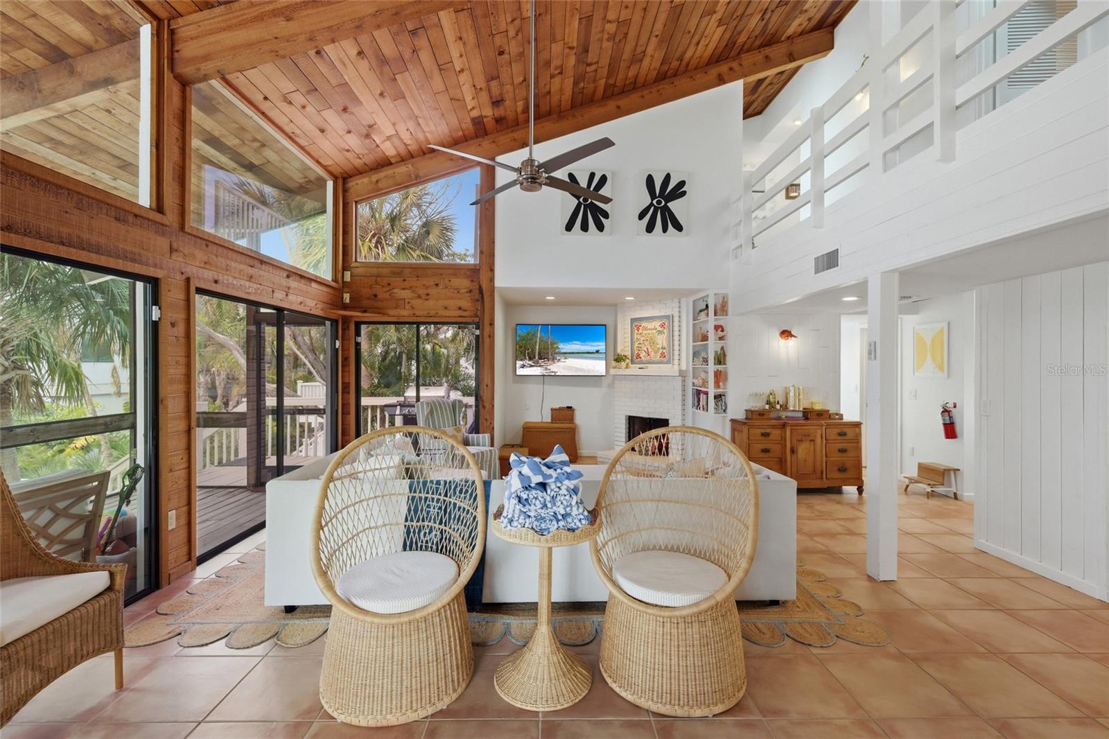 Image 9 of 44 For 727 Jacaranda Road