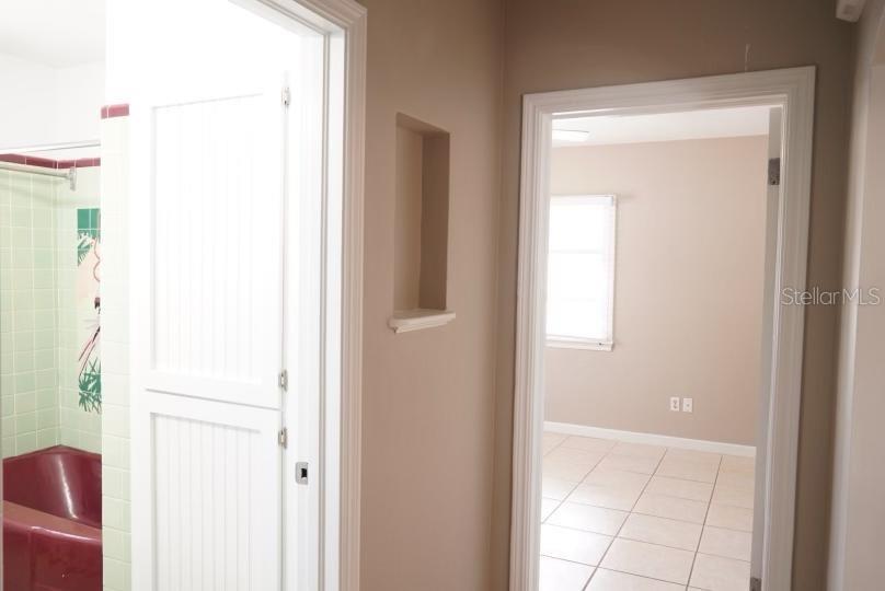 Listing photo id 8 for 1761 Siesta Drive