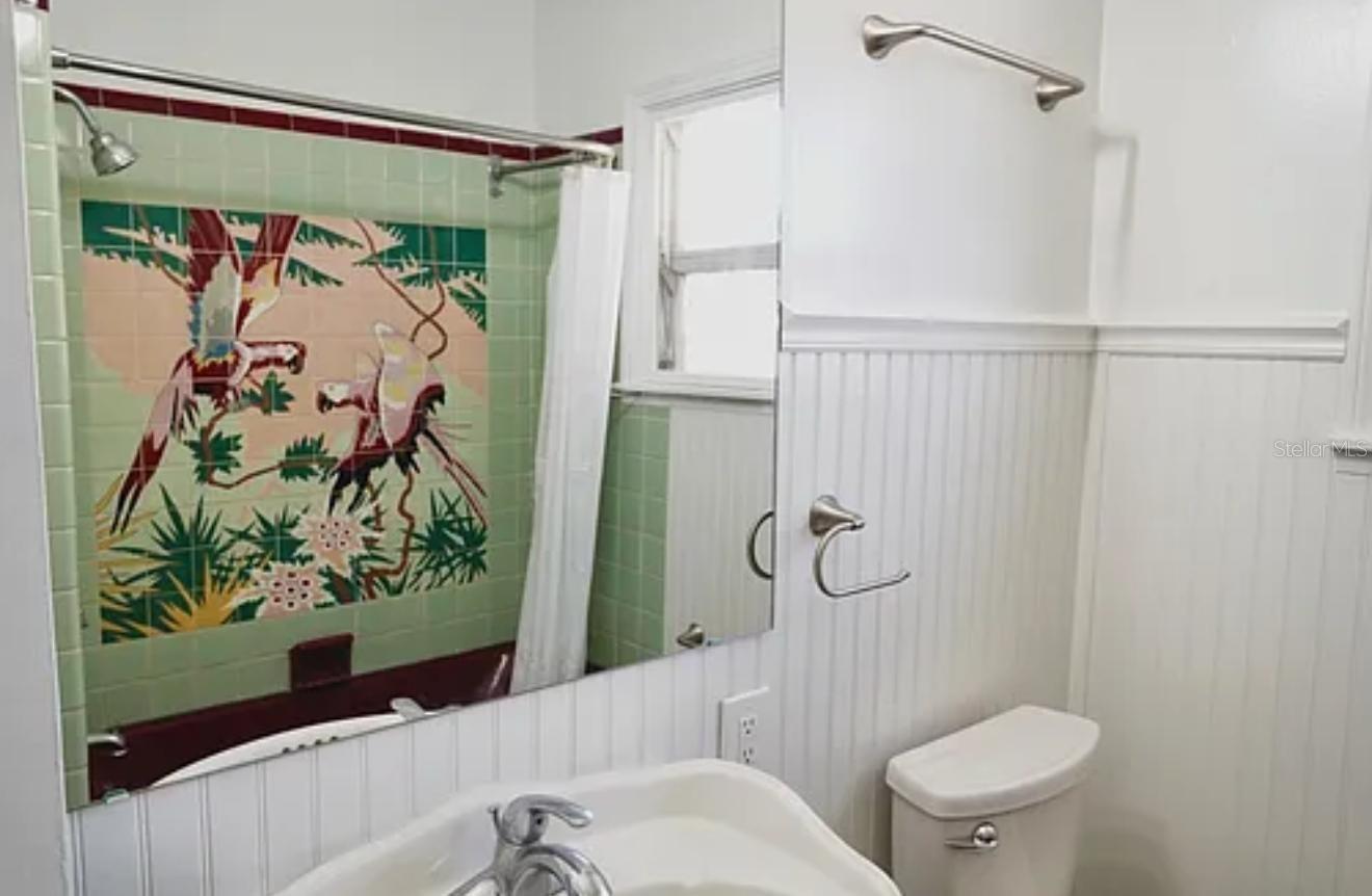 Listing photo id 9 for 1761 Siesta Drive