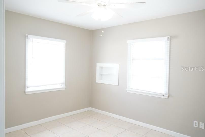 Listing photo id 10 for 1761 Siesta Drive