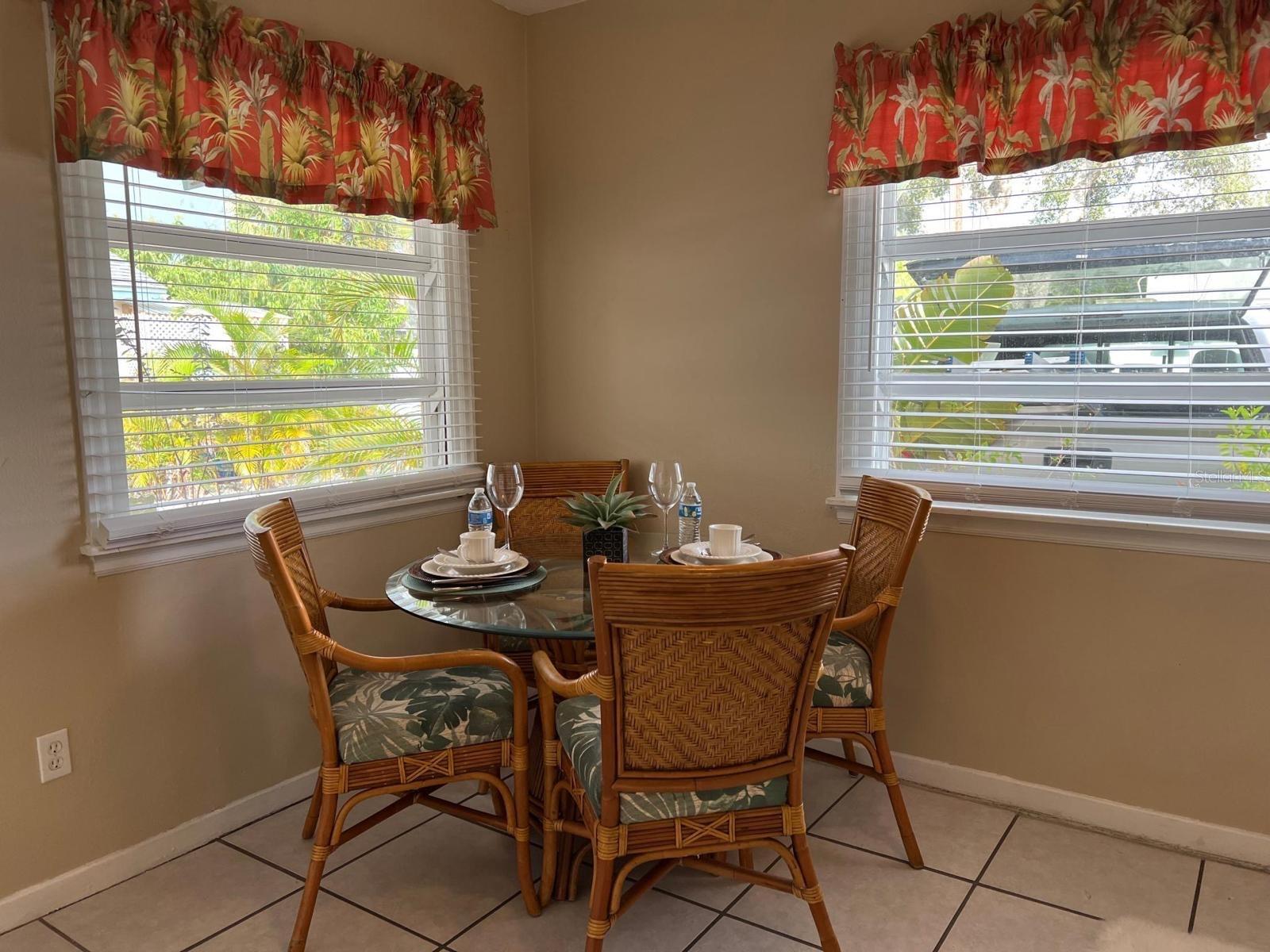 Listing photo id 25 for 1761 Siesta Drive