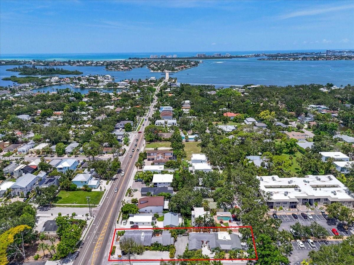 Listing photo id 32 for 1761 Siesta Drive