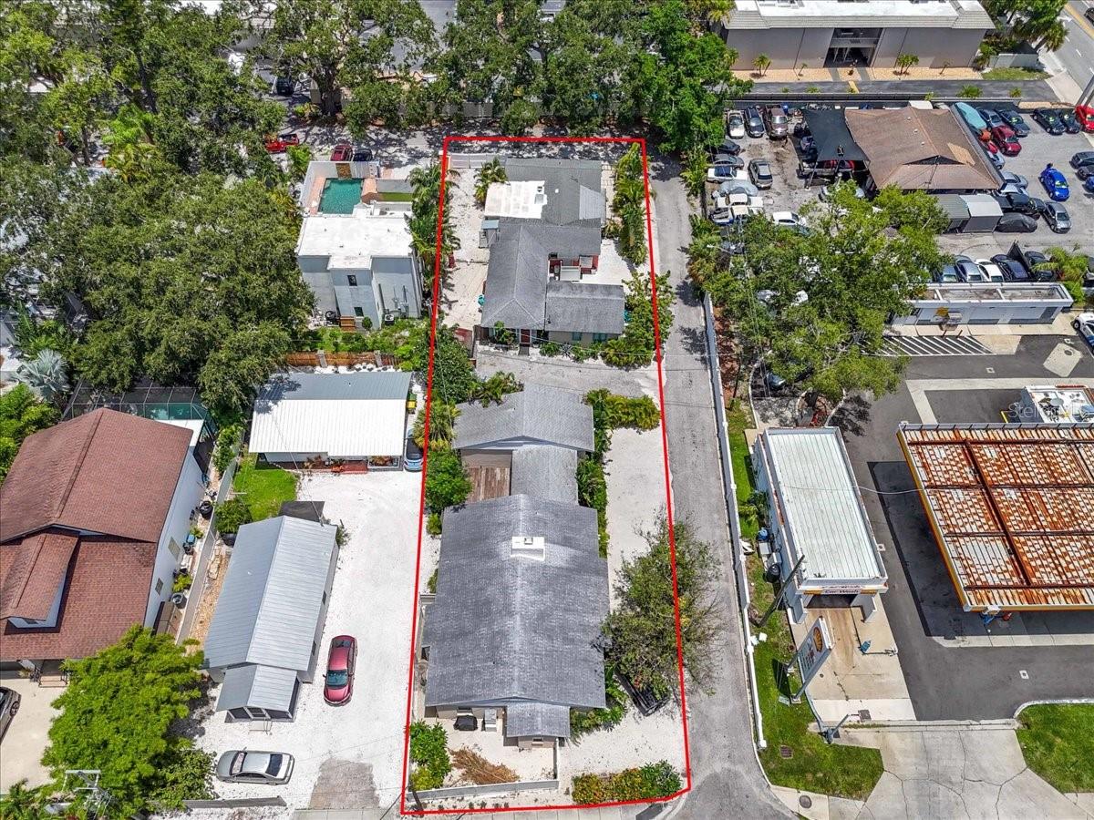 Listing photo id 33 for 1761 Siesta Drive