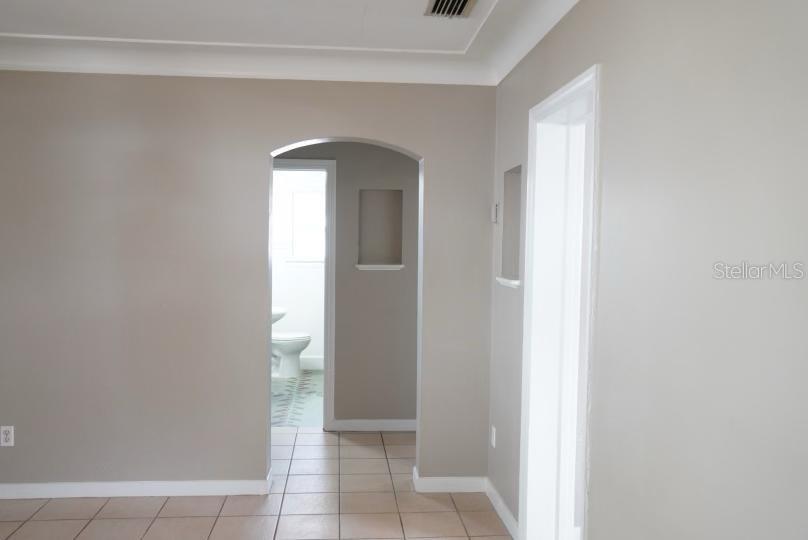 Listing photo id 5 for 1761 Siesta Drive