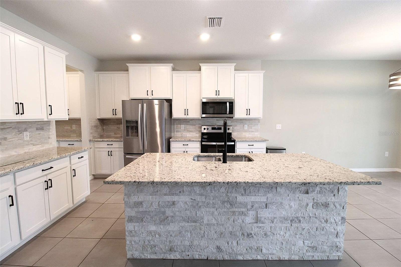 Image 10 of 41 For 16474 Woodside Glen