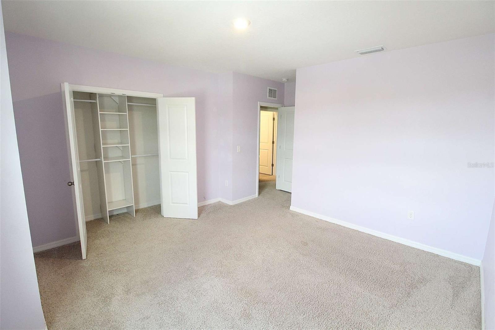 Image 19 of 41 For 16474 Woodside Glen