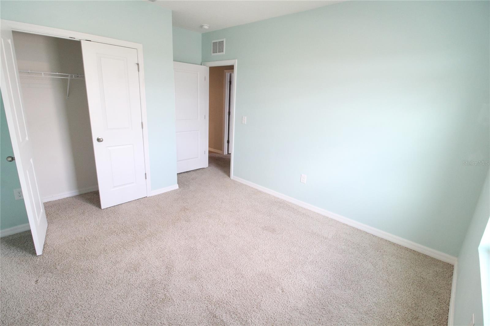 Image 21 of 41 For 16474 Woodside Glen